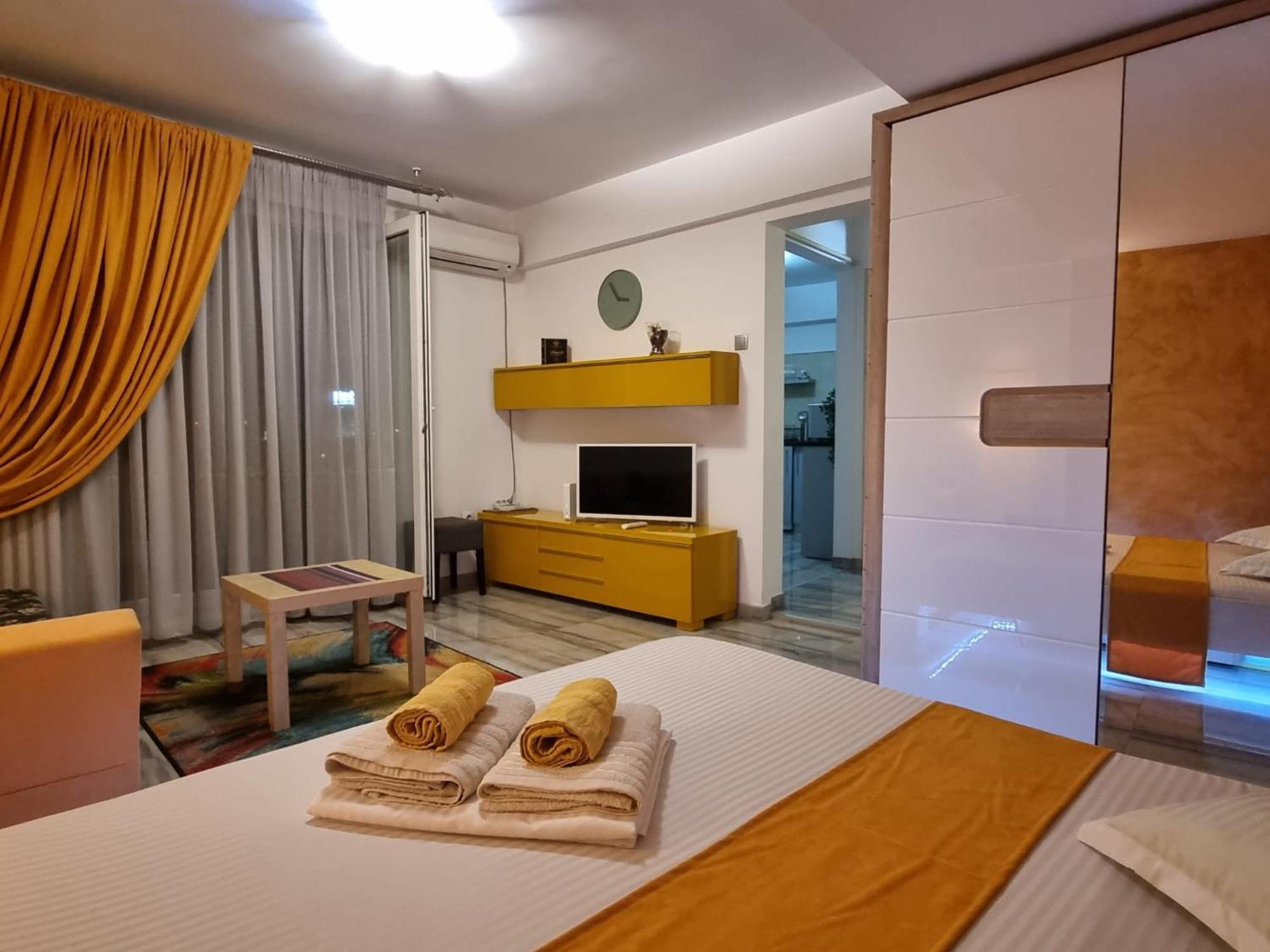 Golden Studio- Panoramic View With Terrace Bucharest Exterior photo